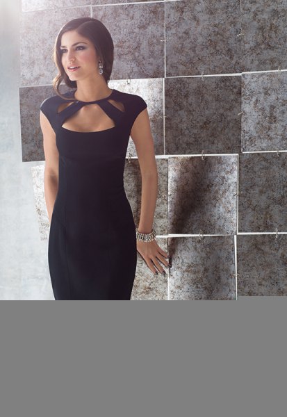 black fitted bodycon dress