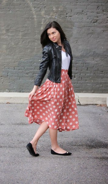 How to style a red polka dot skirt