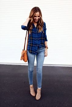 How to wear a blue flannel shirt