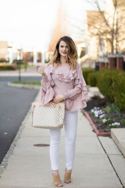 How to wear a blush blouse