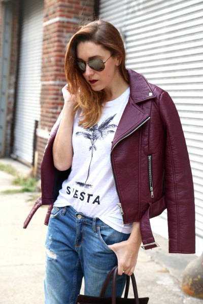 How to wear a burgundy leather jacket