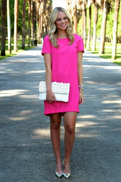 How to wear a pink dress