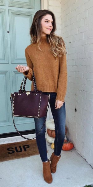 How to wear brown sweater