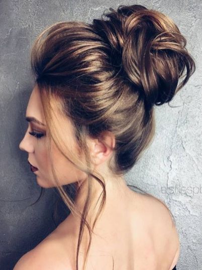 Medium hairstyle for prom night