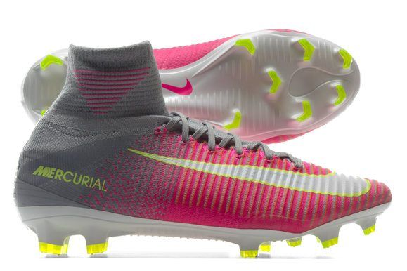 Football boots for women in 2020 |  Nike soccer shoes, football.