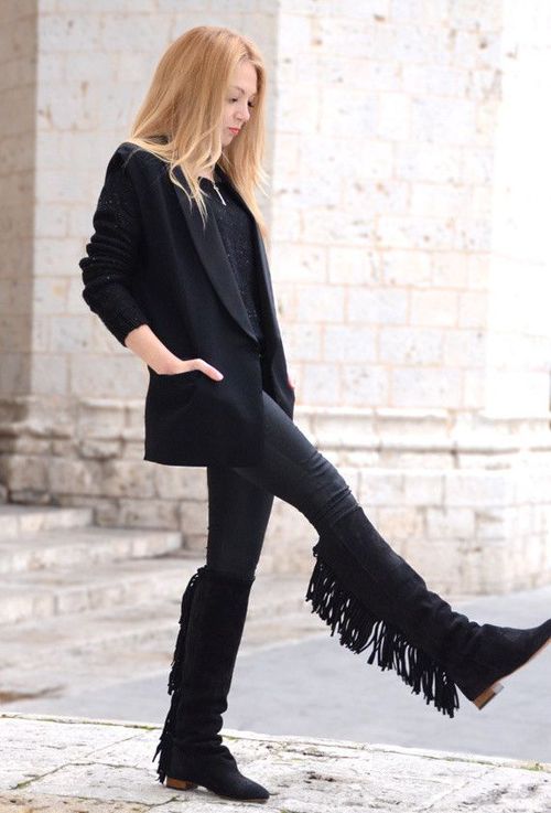 Women’s boots with fringes