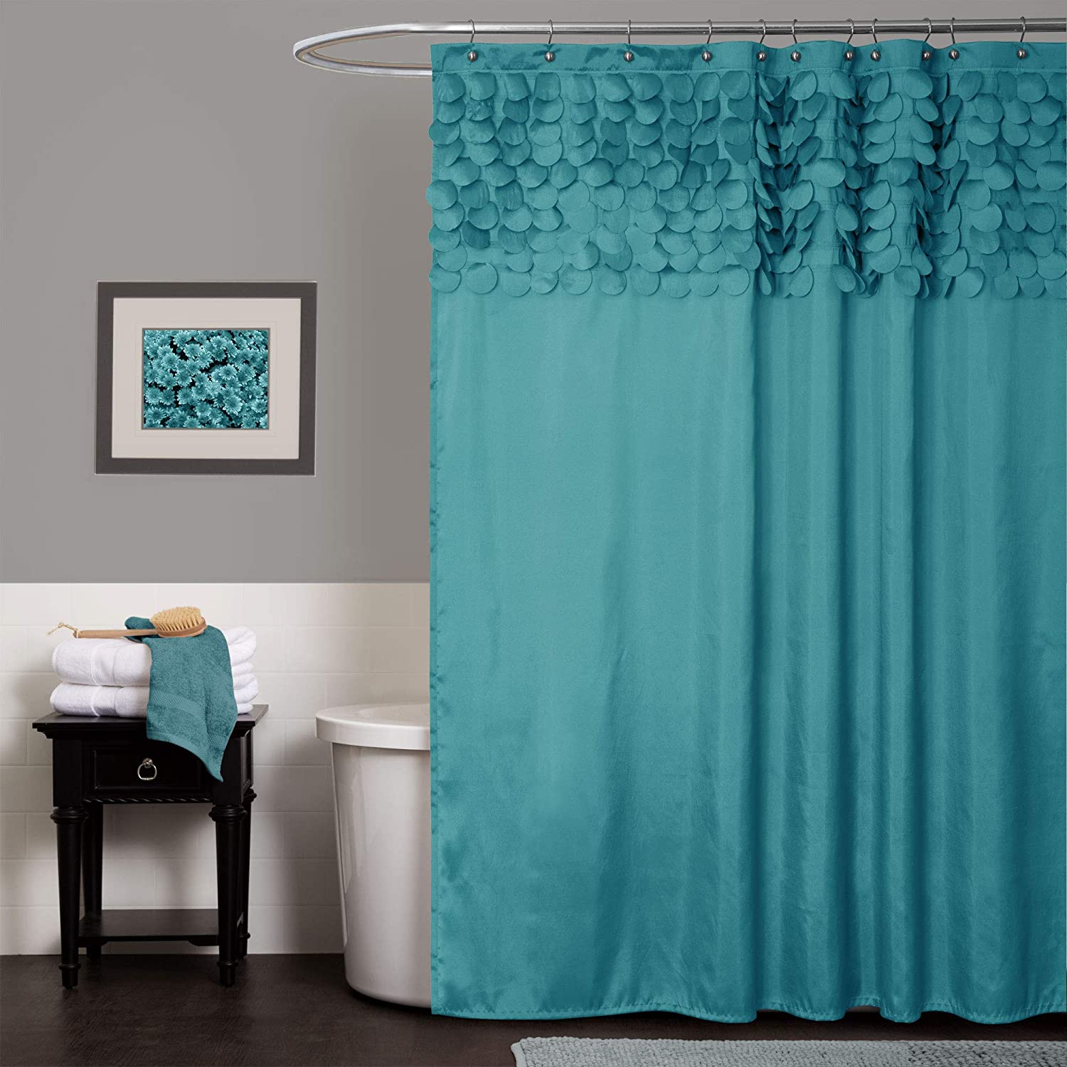 Shower curtain can add texture and comfort to your bathroom