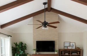 Embracing Comfort: Designing a Farmhouse Living Room with Light Wood Flooring Embracing Comfort: Designing a Farmhouse Living Room with Light Wood Flooring