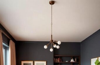 Maximizing Space: The Charm of Small Living Rooms with Round Dining Tables Maximizing Space: The Charm of Small Living Rooms with Round Dining Tables