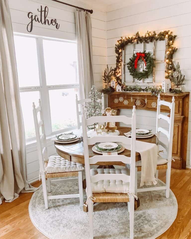 White Shiplap Dining Room Ambiance