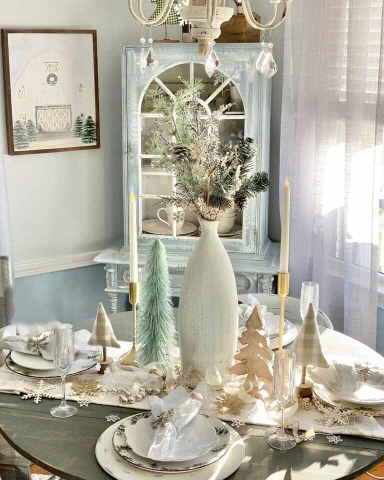 Elegant Winter Dining Table