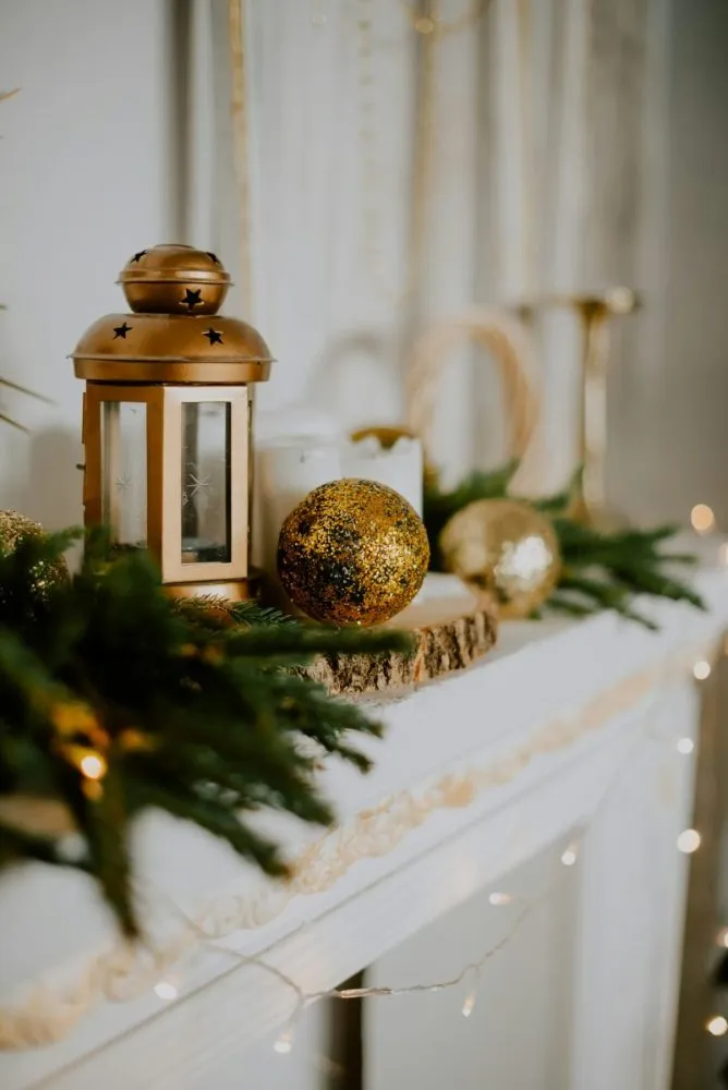Gold and copper metallic decor