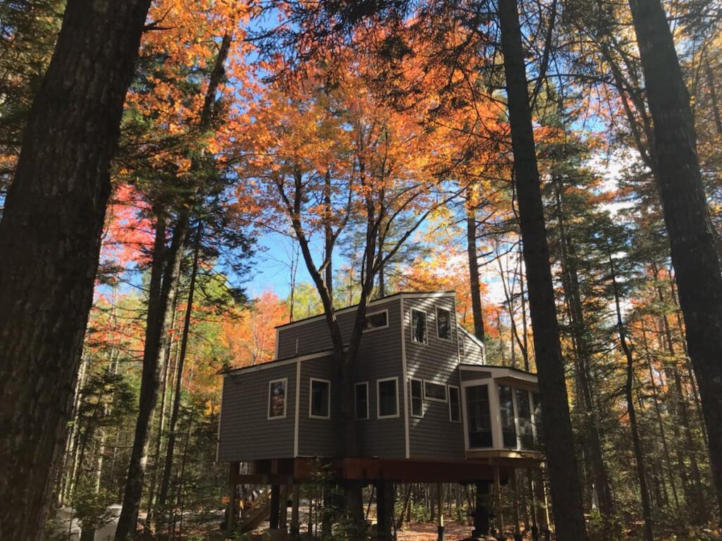 Fall foliage cabin