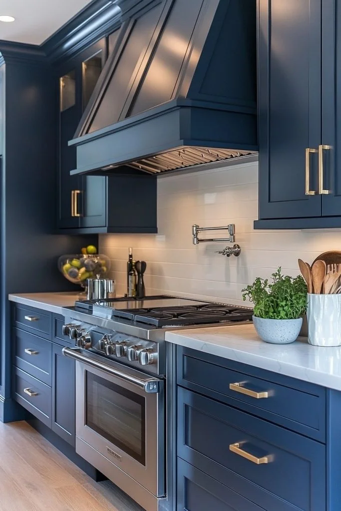 Elegant Navy Blue Kitchen Cabinets