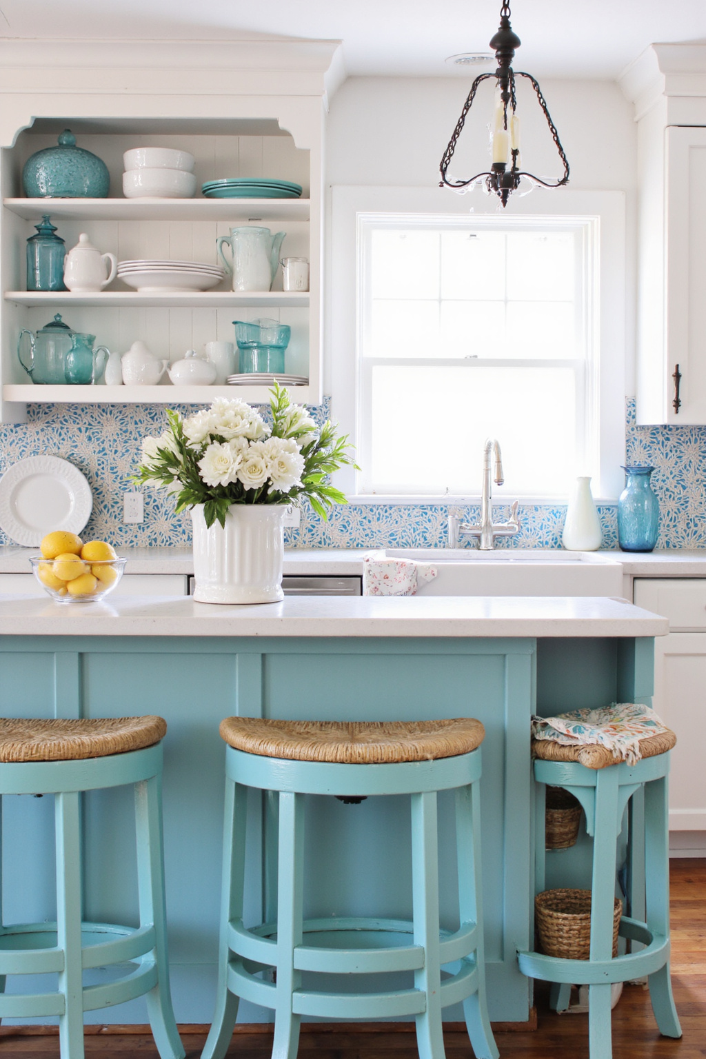 coastal cottage decor, coastal farmhouse decor, coastal dining room decor, coastal house decorating ideas, beach house living room