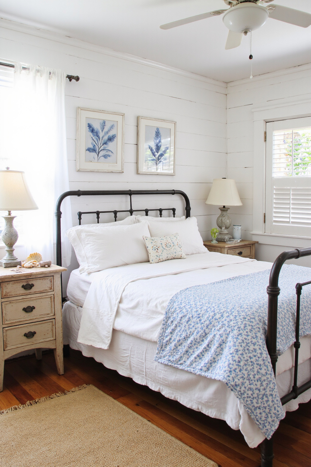 beach house interior design, coastal cottage living room, coastal cottage style, modern coastal decor, coastal cottage decorating